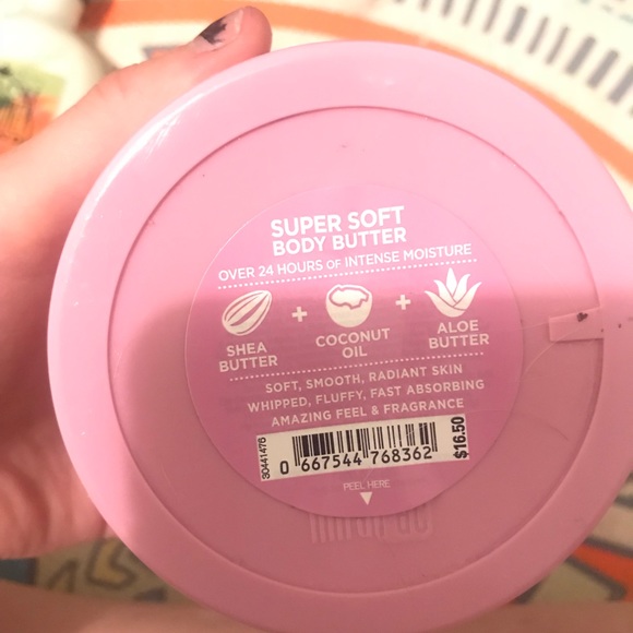 Bath and body lotion bundle - Picture 4 of 4